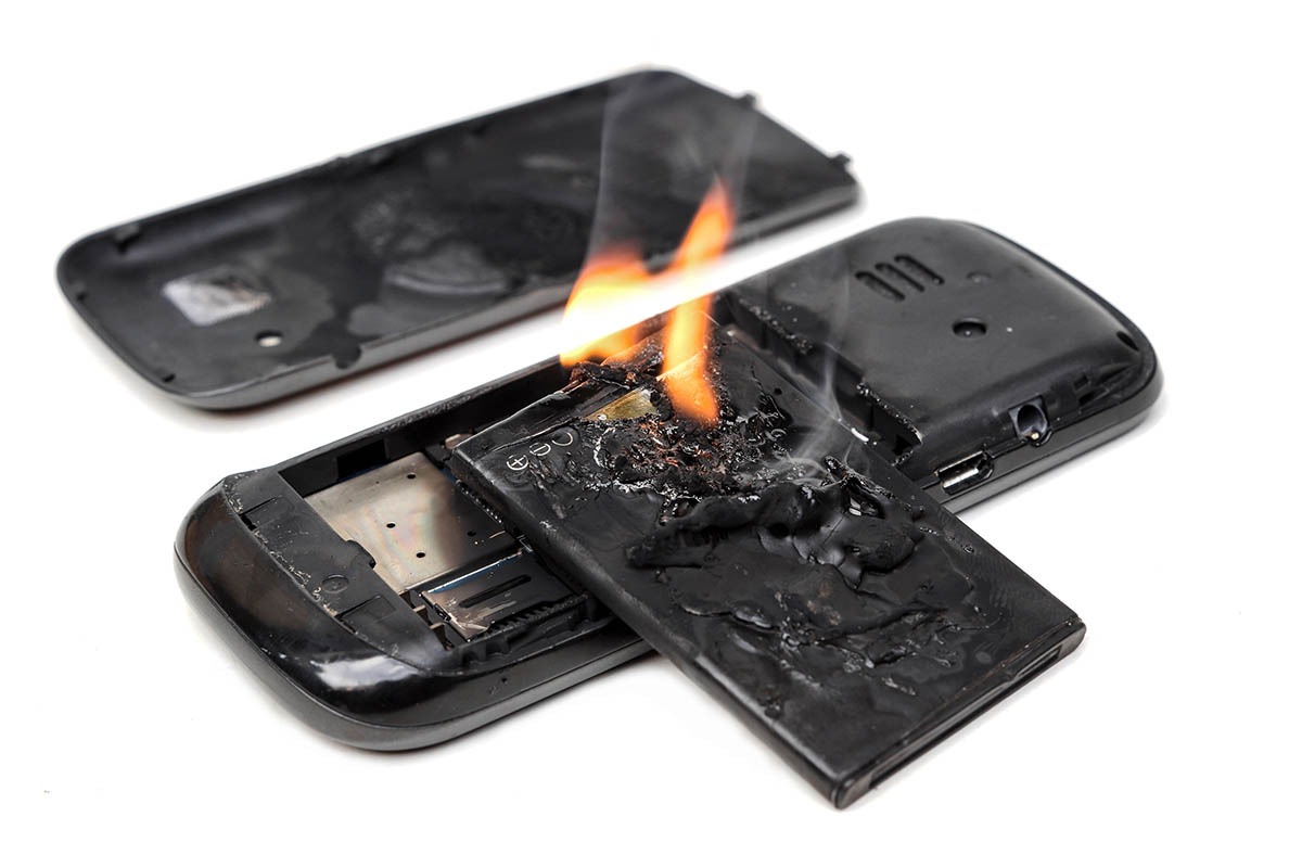 mobile phone battery caught on fire