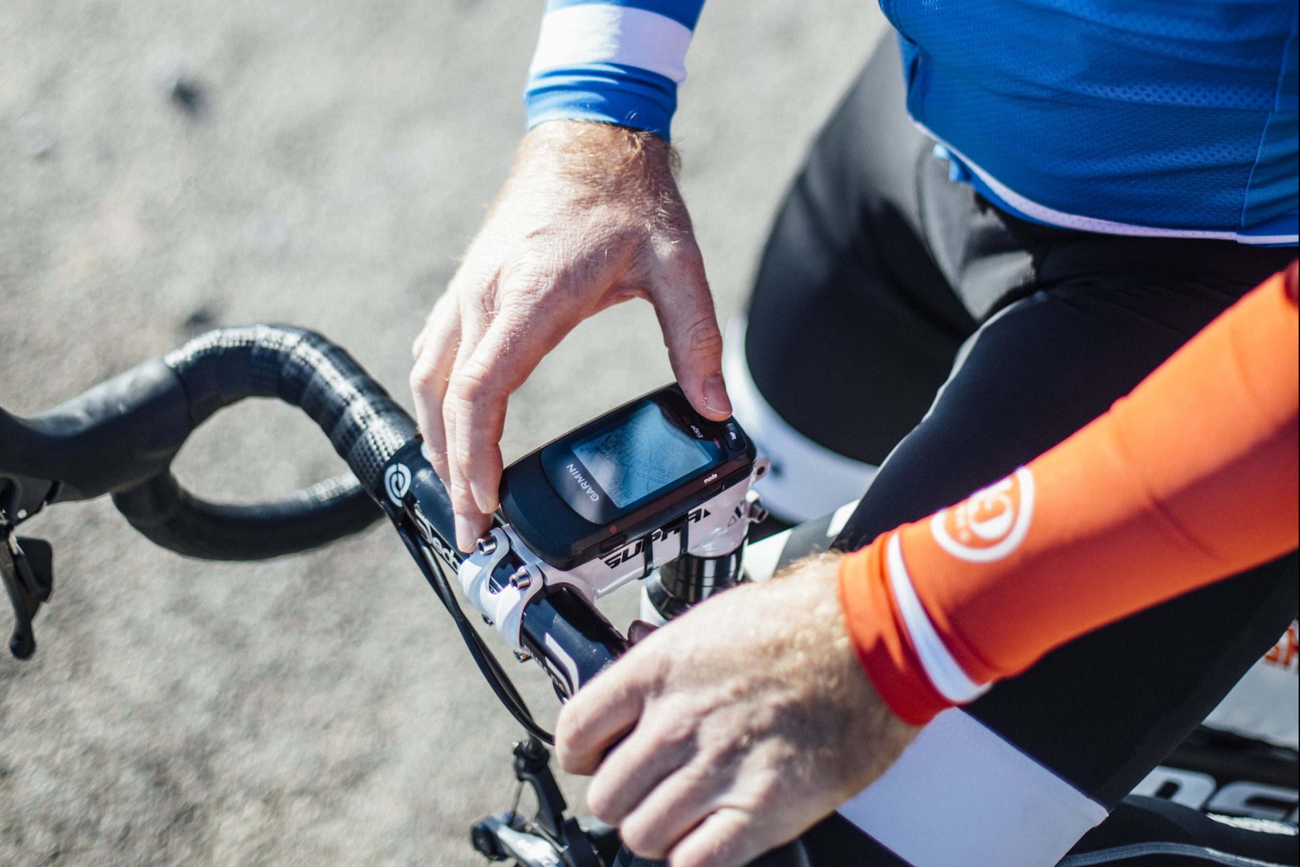 cyclist using garmin GPS