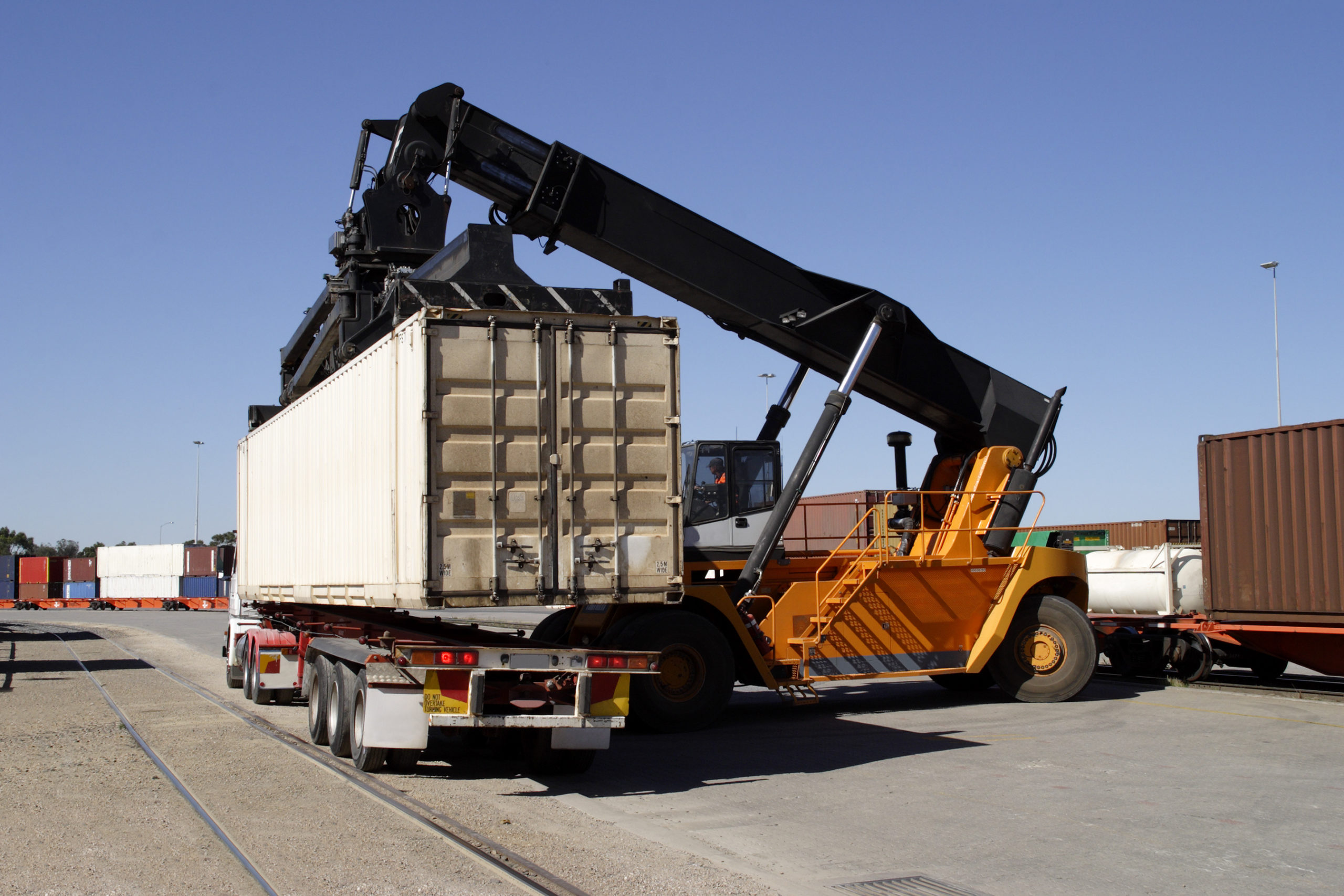 train to truck freight container transfer